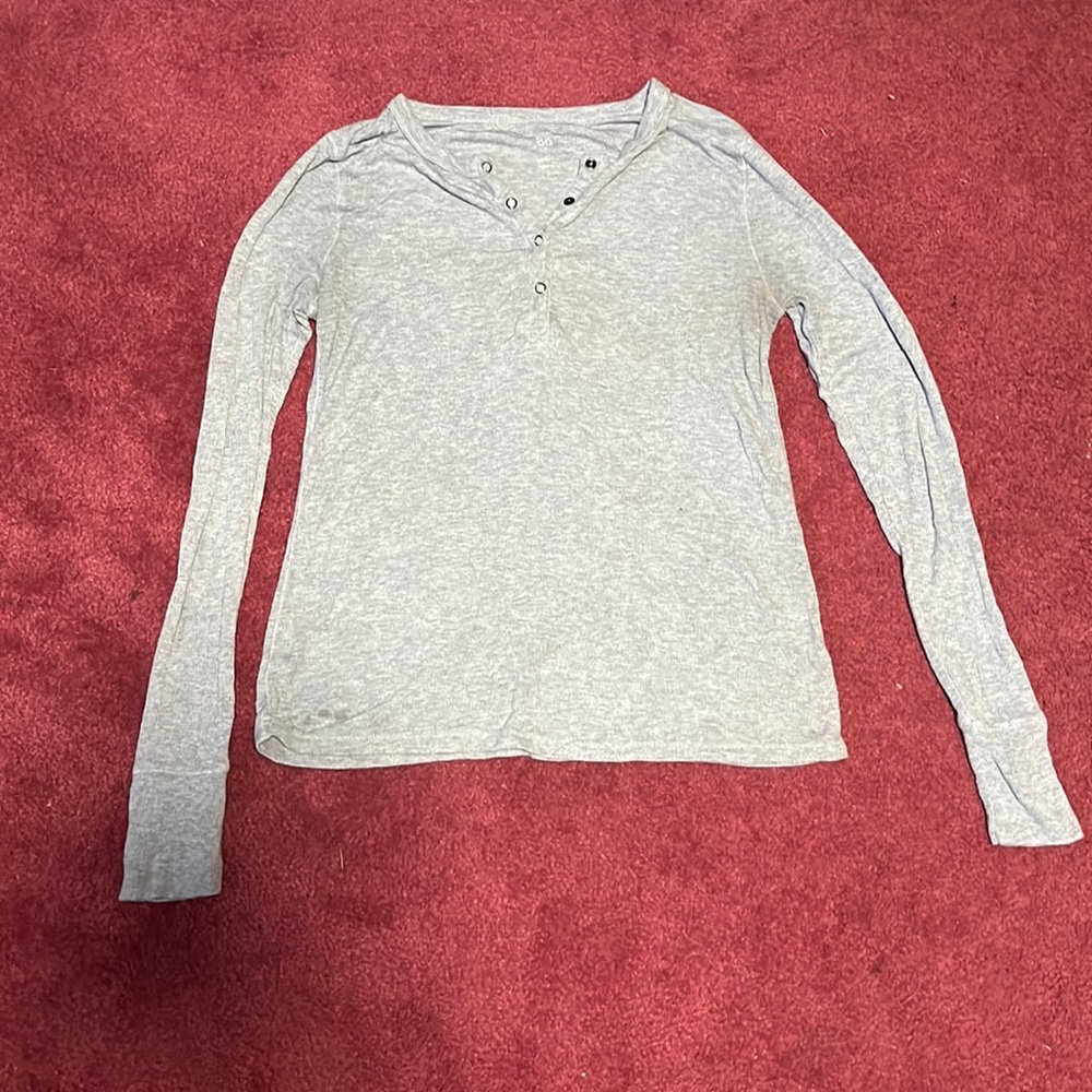 All gray long sleeve shirt